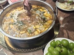 -七欣天香辣蟹火锅(上海银亿滨江店)