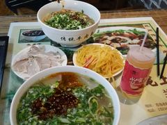 -陇上全荟兰州传统牛肉面(延吉路店)