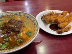 红烧牛肉面-金杨拉面王小吃面馆·牛三宝面·红烧牛肉粉
