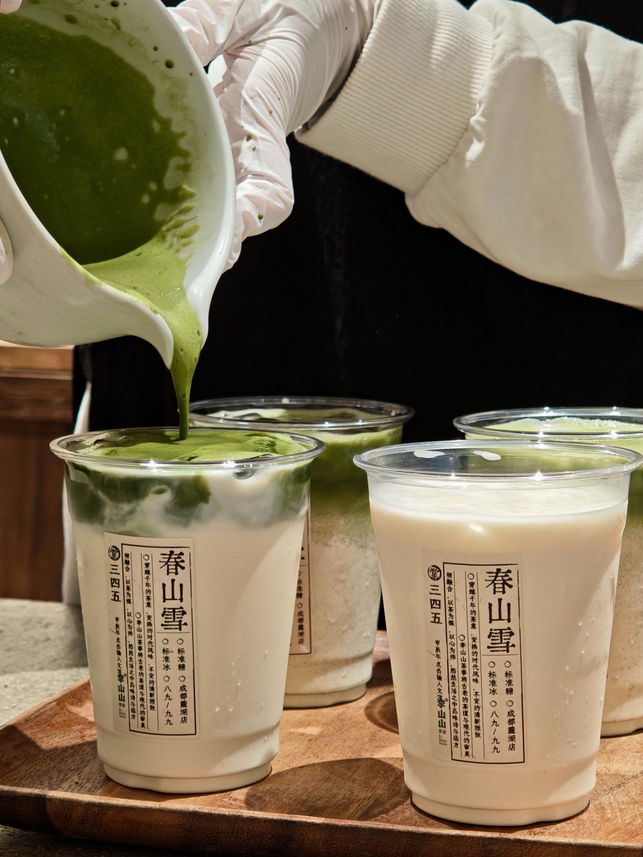 新品用的宋代点茶工艺,口感很细腻丝滑～冷饮的分层很漂亮,最爱它流动
