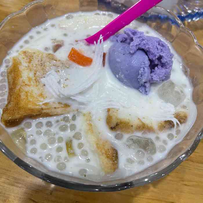 泡鲁达不错草莓浆好吃到芒市瑞丽一定要吃的