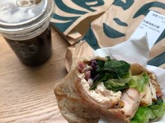 -星巴克(上海虹桥新天地二店)