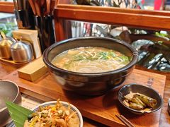 -银米·云南传统过桥米线(双廊黑金冠店)