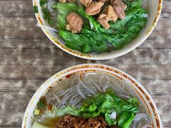 麻辣肥肠面-天府面庄(天平路店)