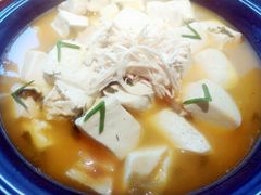 鸡汁雪菜豆腐煲-蜜桃餐厅·伴山(湖滨商业街店)