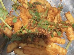 -马路牙子烧烤音乐酒馆(望京店)
