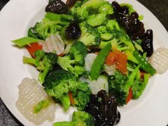 -靠山屯东北农家菜(八龙桥雅苑店)