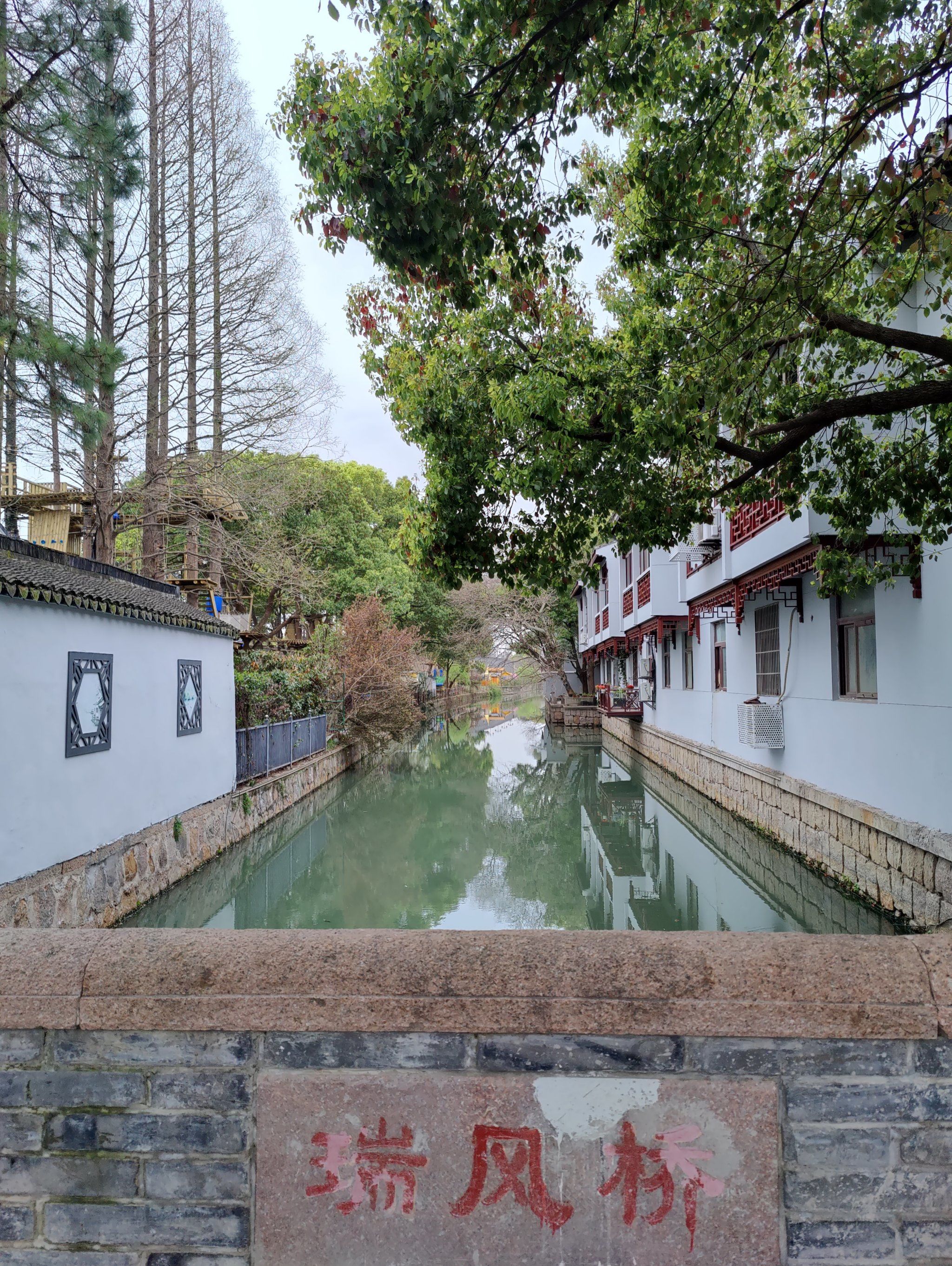 住吴宫的好处是,早饭后可以刷房卡进景区溜