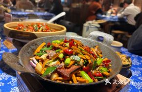 Fried Smoked Pork with Dried Tofu Strips