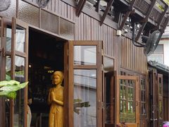 -Dash Teak House