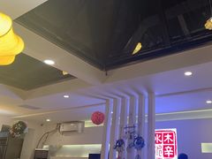 -毛辣果·贵州红酸汤牛肉火锅(西单店)