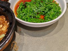 -新颐园本帮江浙菜·红烧猪手煨鲍鱼·红烧肉(顾村公园电台路店)