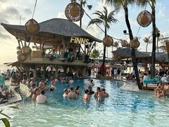 -FINNS Beach Club