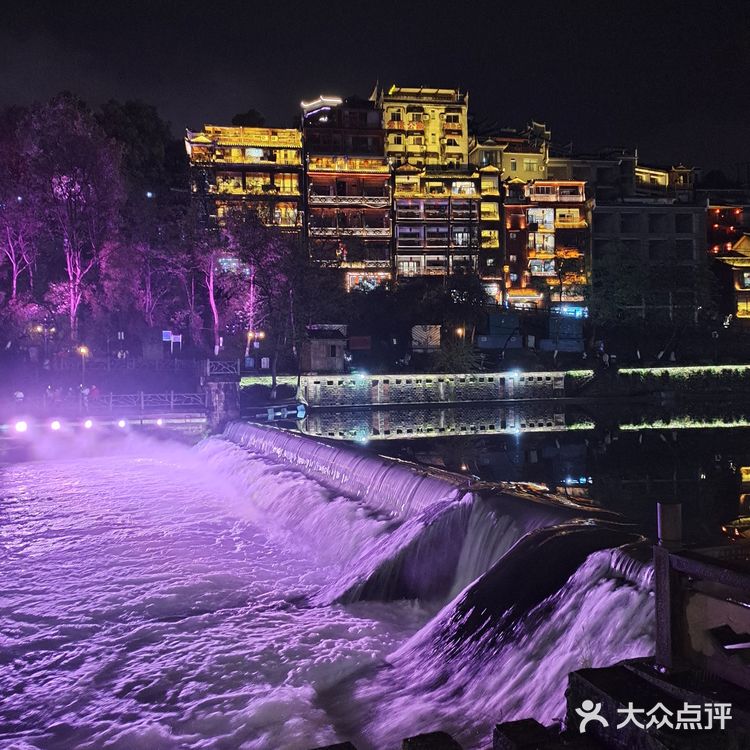 凤凰古城的夜景
