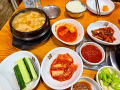 -喇喇排骨火锅·传统韩式脊骨汤(望京西园总店)