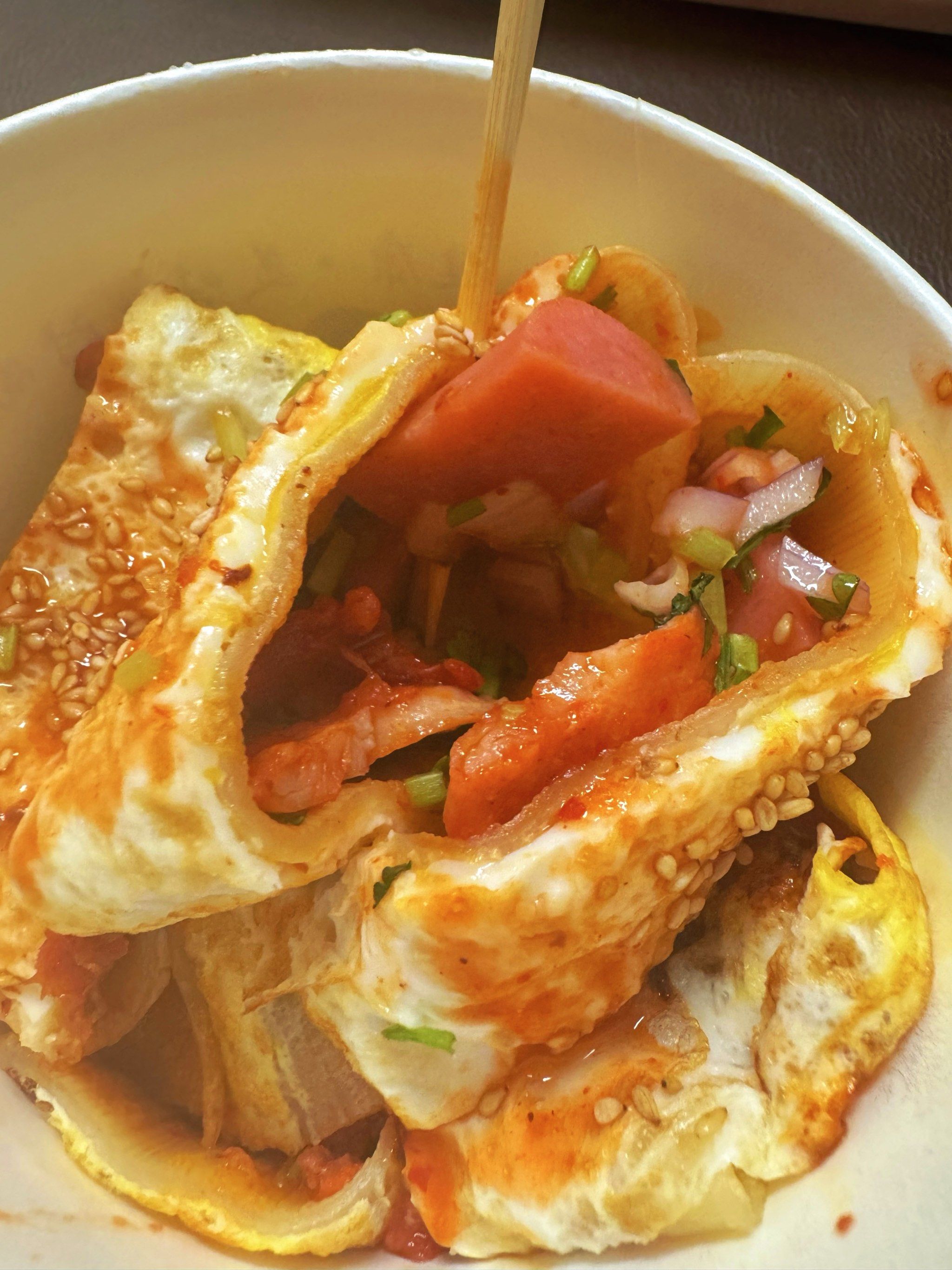 他家两口子是哈尔滨的,主要有杂粮煎饼鸡蛋灌饼和烤冷面,最近常吃他家