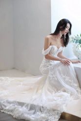 -Lady  Jane高端婚纱礼服馆
