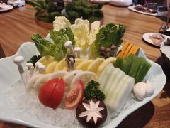 -茅草房·河畔园林火锅