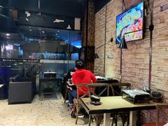 大堂-何师烧烤·香辣蟹·川菜·30年老品牌(太古里旗舰店)