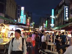 -六合夜市