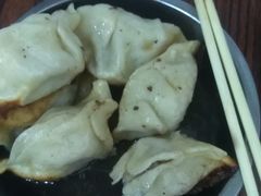 -黄阿姨锅贴大王(万航渡路店)