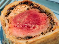 惠灵顿牛排-弦月窗LUNETTE BY AMANDA(复兴路店)