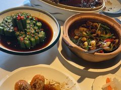 -八府香鸭·啫啫煲(华山路店)