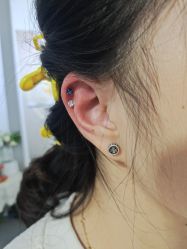 -AI艾耳·专业手工耳洞·穿孔美学馆