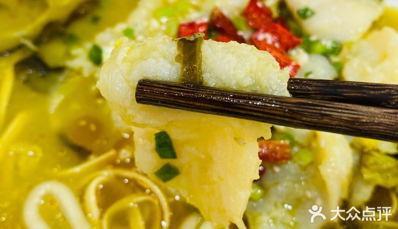 可以一个人吃鱼了[调皮]