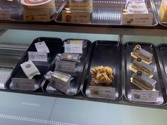 面包甜点陈列柜-樱花糕坊(万松园店)