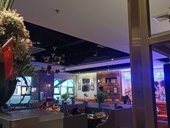 -豪客嘉族·麦尼顿西餐厅(乐福天下店)