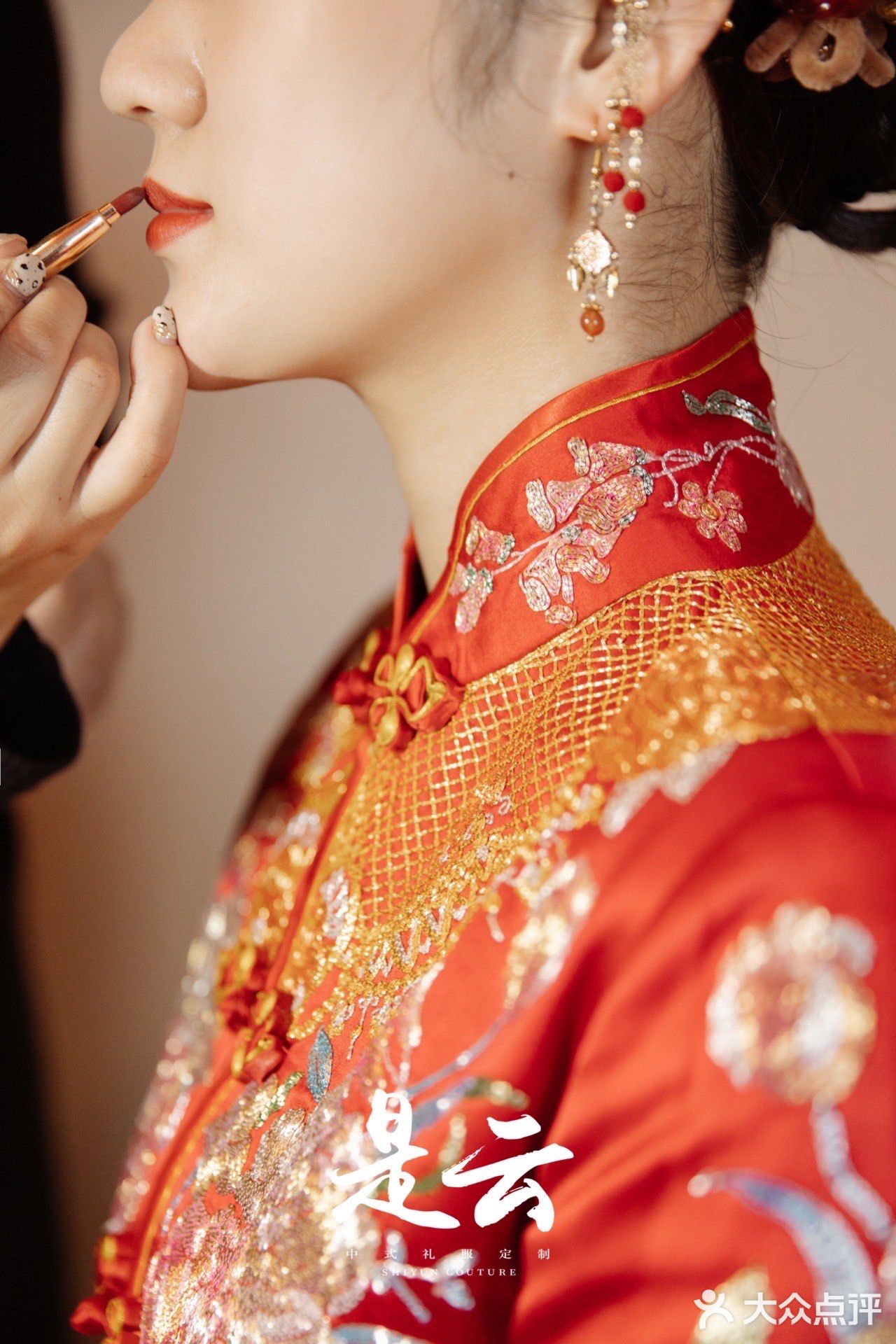 这样“哇塞”的中式嫁衣 中国红太惊艳了[爱心]
