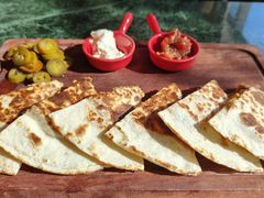 墨西哥芝士鸡肉馅饼-瑞诗酒店-西餐厅