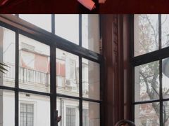 -Nathalie Djurberg与Hans Berg“牛皮纸包裹的月亮”-Prada荣宅当季展览