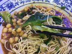 -渝之汇牛肉豌杂面