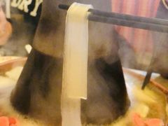 -洞庭洲·防空洞火锅·烧烤·铜锅涮肉(新百广场店)