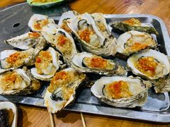 新鲜原味蒜蓉辣酱味-蚝哥花姐湛江烤生蚝(美丽湾市场店)