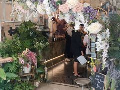 -FLOVIE FLORIST CAFE