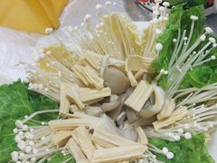 -霄汉牛三鲜湖北砂锅菜(万松园2店)
