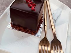 -UNI UNI(环亚凯瑟琳店)