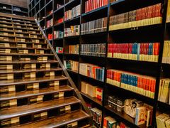 -钟书阁(松江泰晤士小镇店)