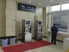 -窦店服务区-停车场