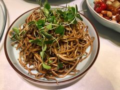 香椿苗豆腐丝-羲和雅苑烤鸭坊(丰台万达店)