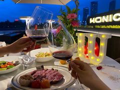 -MONICH牛排融合餐厅(和义大道购物中心店)