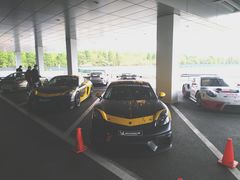 -上海保时捷体验中心