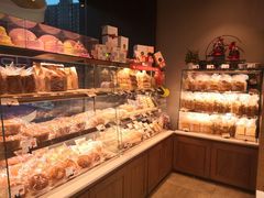 面包甜点陈列柜-巴黎贝甜(望京信万店)