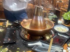 -果松木炭酸菜铜火锅·外婆参鸡汤