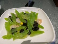 -新天明砂锅鱼头煲