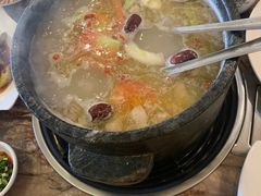 -鲁朗纳麦石锅鸡庄园
