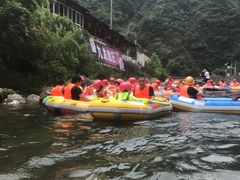 -安吉龙王山峡谷漂流